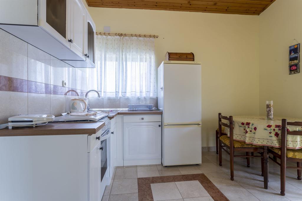Apartment Srecko Vinišće Eksteriør bilde